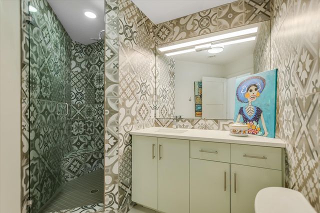 56 Waller ST, Austin, TX 78702