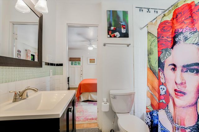 56 Waller ST, Austin, TX 78702