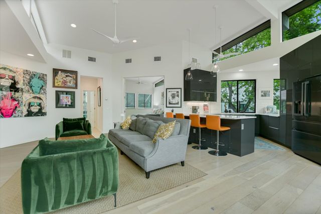 56 Waller ST, Austin, TX 78702