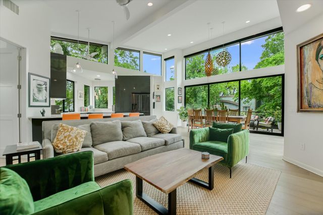 56 Waller ST, Austin, TX 78702