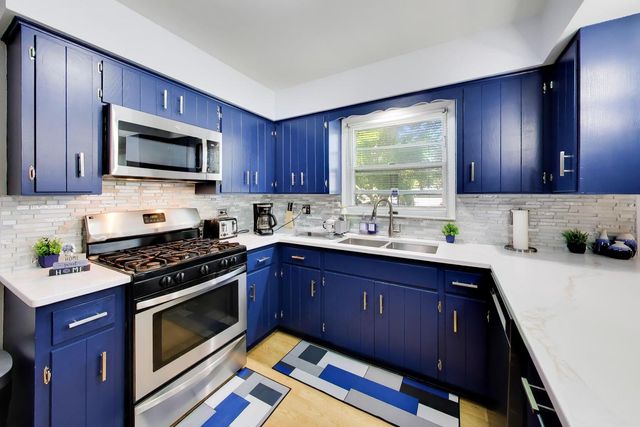 18026 State Line Avenue, Lansing, IL 60438