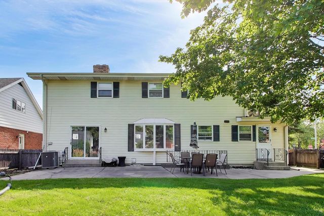 18026 State Line Avenue, Lansing, IL 60438