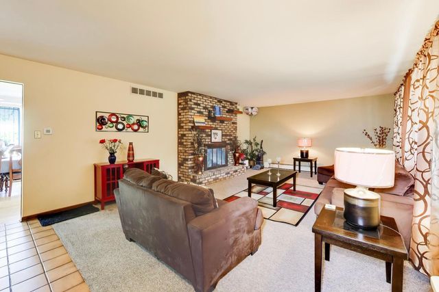 18026 State Line Avenue, Lansing, IL 60438