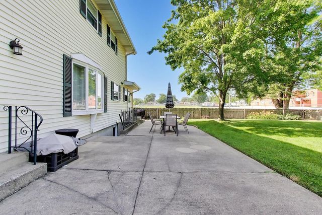 18026 State Line Avenue, Lansing, IL 60438