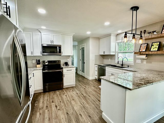 5096 S Farm Road 189, Rogersville, MO 65742