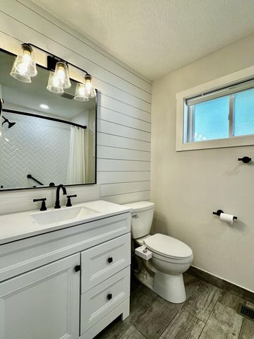 5096 S Farm Road 189, Rogersville, MO 65742