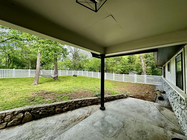 5096 S Farm Road 189, Rogersville, MO 65742