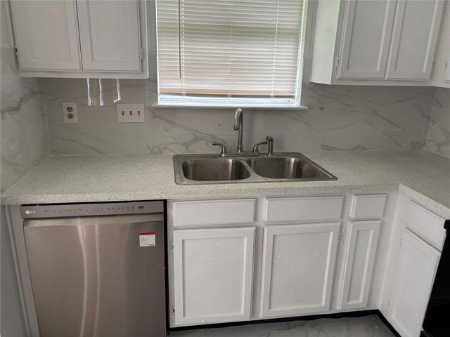 2514 Radcliffe Drive, Sugar Land, TX 77498