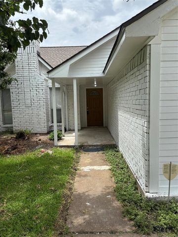 2514 Radcliffe Drive, Sugar Land, TX 77498