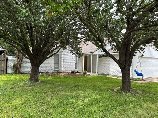2514 Radcliffe Drive, Sugar Land, TX 77498