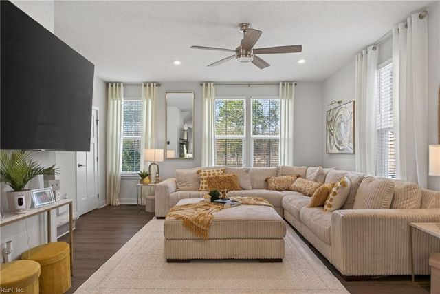 908 Capstan WAY, Chesapeake, VA 23323