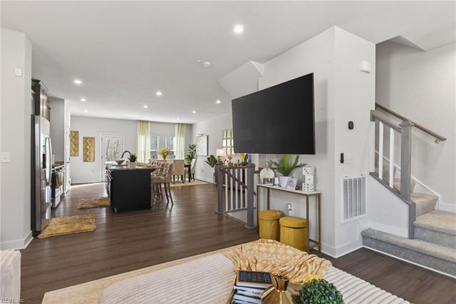 908 Capstan WAY, Chesapeake, VA 23323