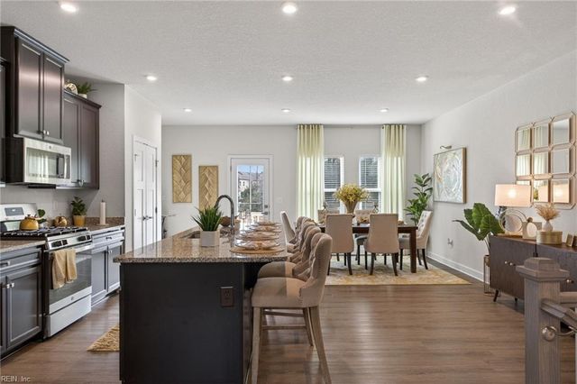 908 Capstan WAY, Chesapeake, VA 23323