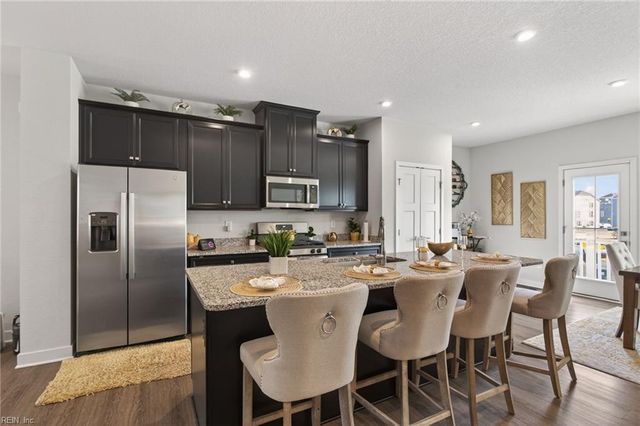 908 Capstan WAY, Chesapeake, VA 23323