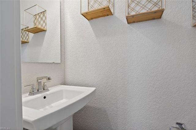 908 Capstan WAY, Chesapeake, VA 23323