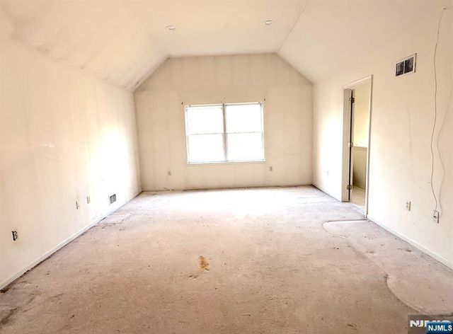 11 Decicco Drive, Raritan, NJ 08869