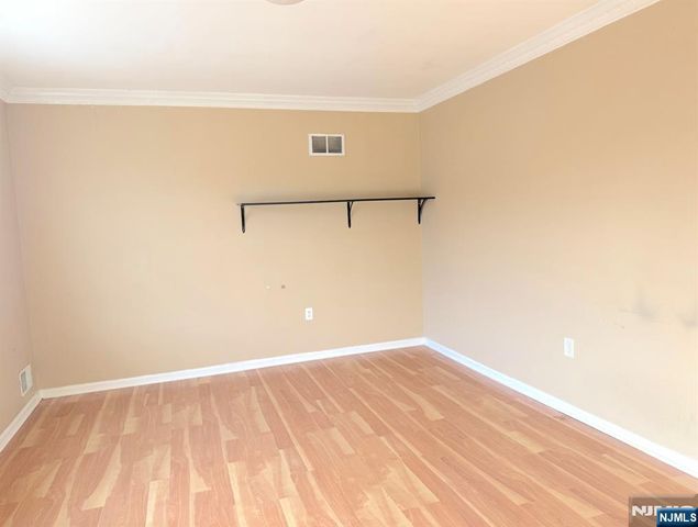 11 Decicco Drive, Raritan, NJ 08869