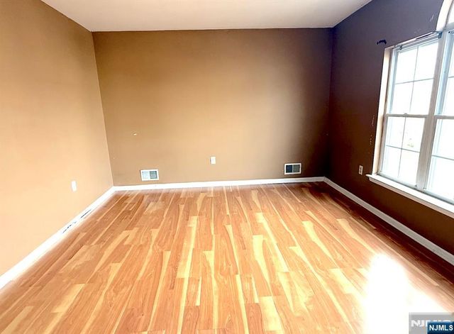 11 Decicco Drive, Raritan, NJ 08869