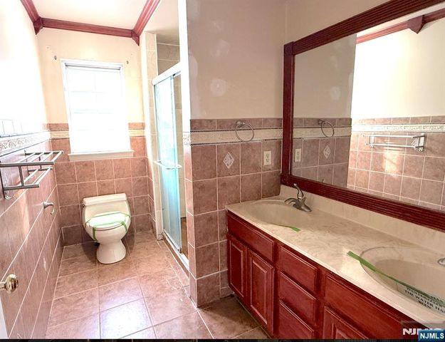 11 Decicco Drive, Raritan, NJ 08869
