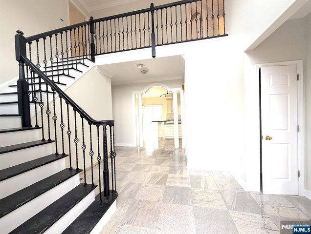 11 Decicco Drive, Raritan, NJ 08869