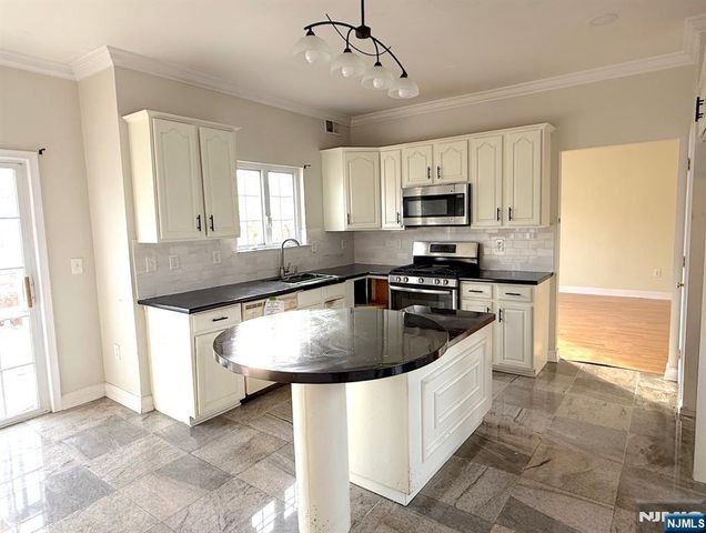 11 Decicco Drive, Raritan, NJ 08869