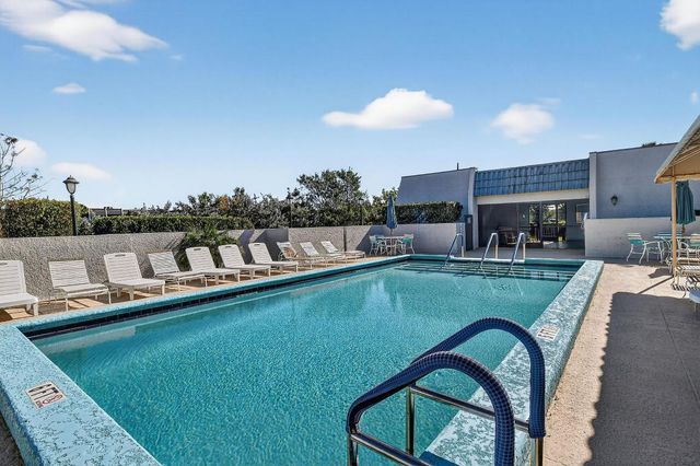 4500 Gefion Court 106, Lake Worth, FL 33467