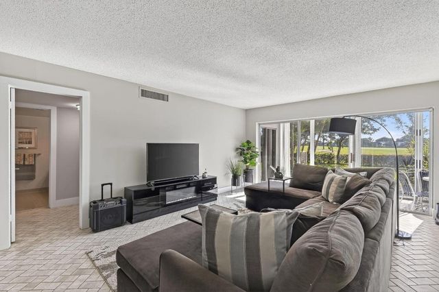 4500 Gefion Court 106, Lake Worth, FL 33467