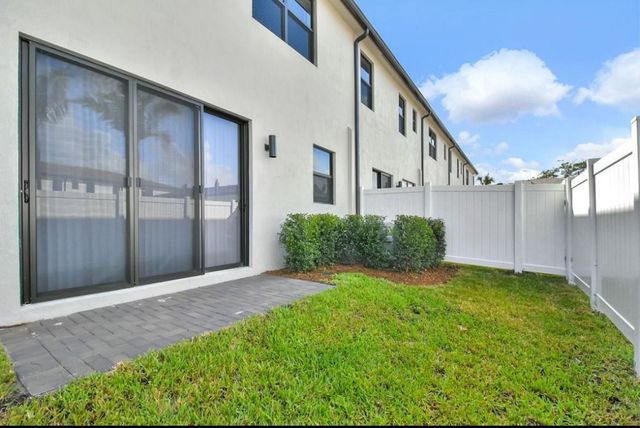 4083 Sunset Way, Pompano Beach, FL 33069