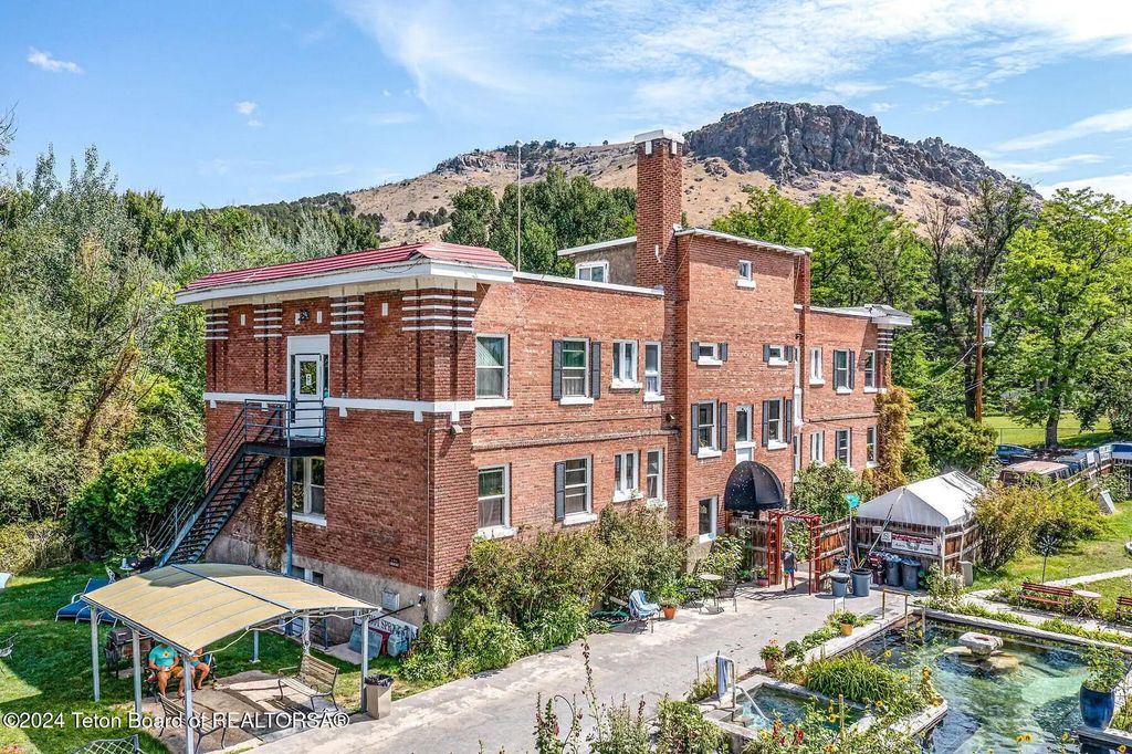 94 N CENTER ST, Lava Hot Springs, ID 83246