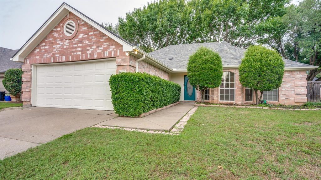 349 College Street S, Keller, TX 76248