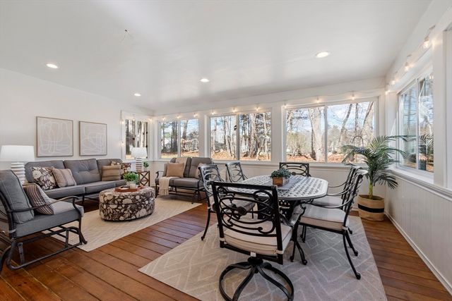 1 Carlton Dr, Acton, MA 01720