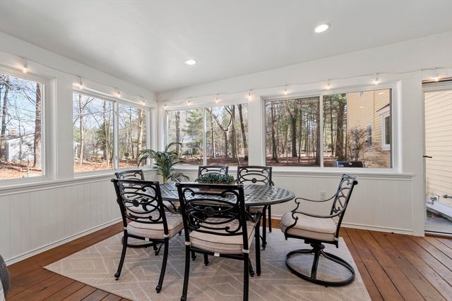 1 Carlton Dr, Acton, MA 01720