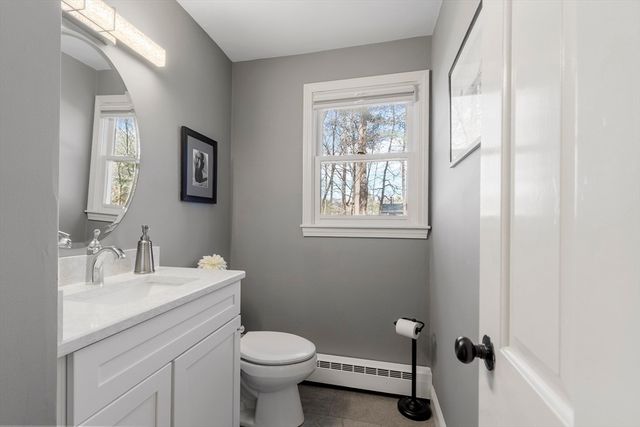 1 Carlton Dr, Acton, MA 01720