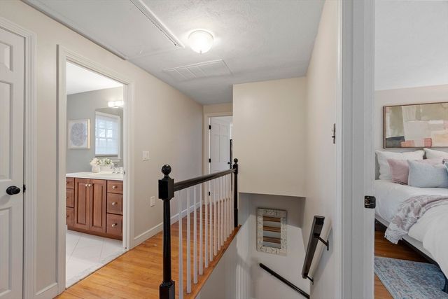 1 Carlton Dr, Acton, MA 01720