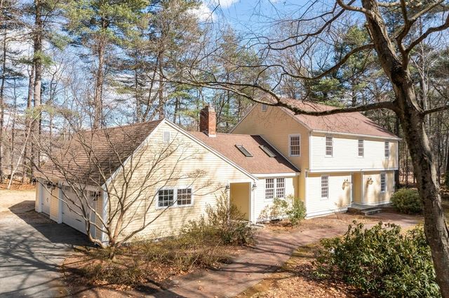 1 Carlton Dr, Acton, MA 01720