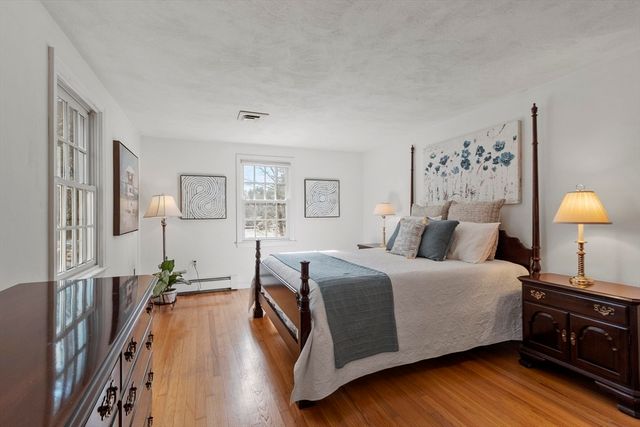 1 Carlton Dr, Acton, MA 01720