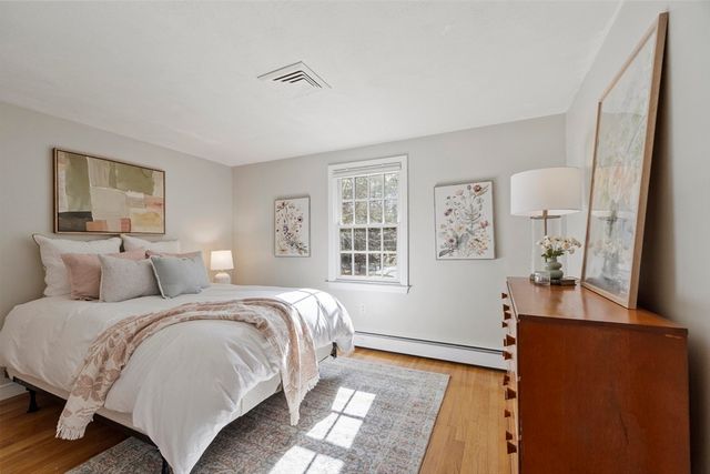 1 Carlton Dr, Acton, MA 01720