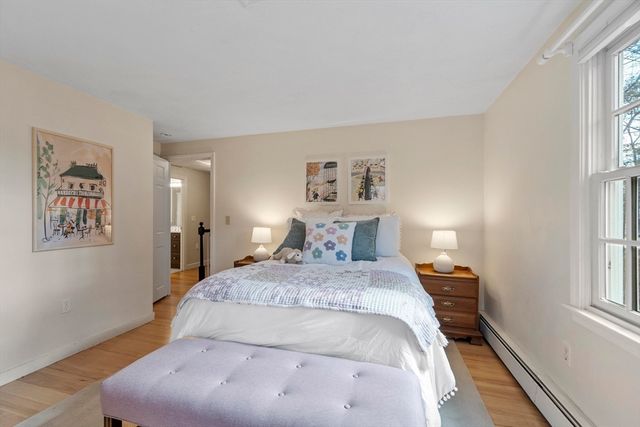 1 Carlton Dr, Acton, MA 01720