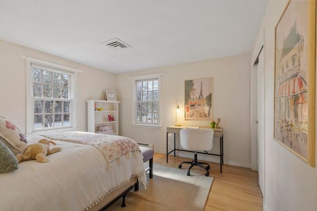 1 Carlton Dr, Acton, MA 01720