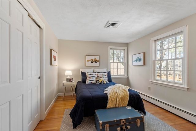 1 Carlton Dr, Acton, MA 01720