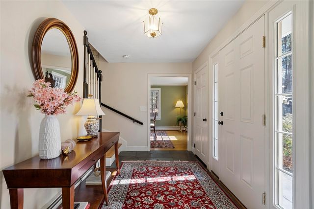 1 Carlton Dr, Acton, MA 01720