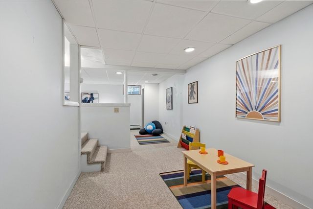 1 Carlton Dr, Acton, MA 01720