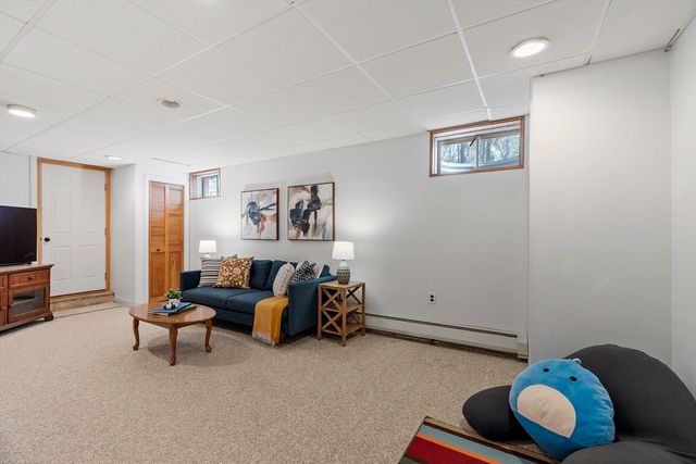 1 Carlton Dr, Acton, MA 01720