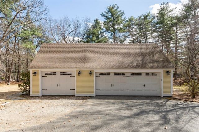 1 Carlton Dr, Acton, MA 01720