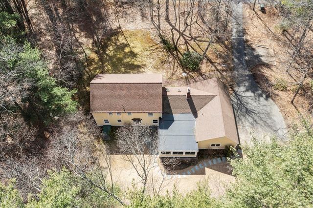 1 Carlton Dr, Acton, MA 01720