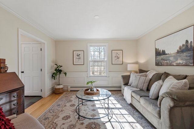 1 Carlton Dr, Acton, MA 01720