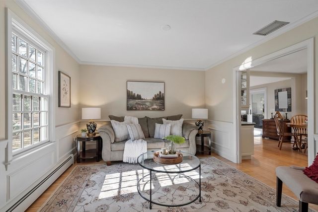 1 Carlton Dr, Acton, MA 01720