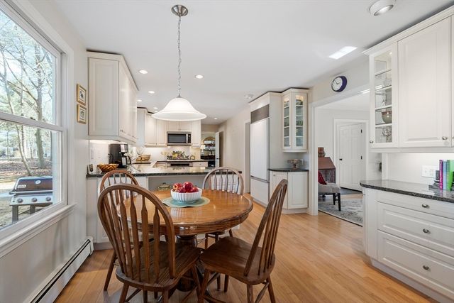 1 Carlton Dr, Acton, MA 01720