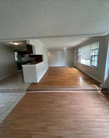 1207 Bakewell, Bellefontaine Nghbrs, MO 63137