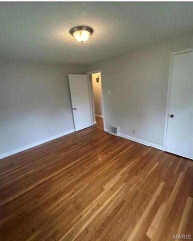 1207 Bakewell, Bellefontaine Nghbrs, MO 63137